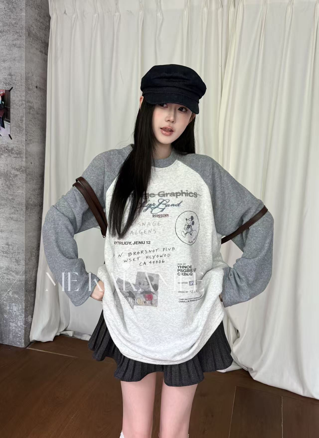 ME KAKAMEE冬新品肌理感卡通米奇图案毛巾棉插肩袖圆领卫衣S5755