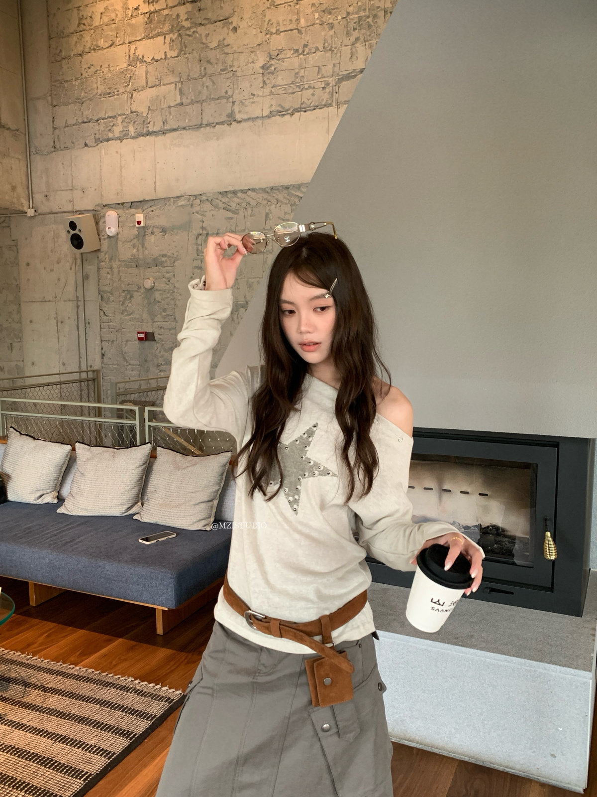 MZI STUDIO慵懒韩版秋日简约五角星印花铆钉酷帅休闲长袖T恤J391图片