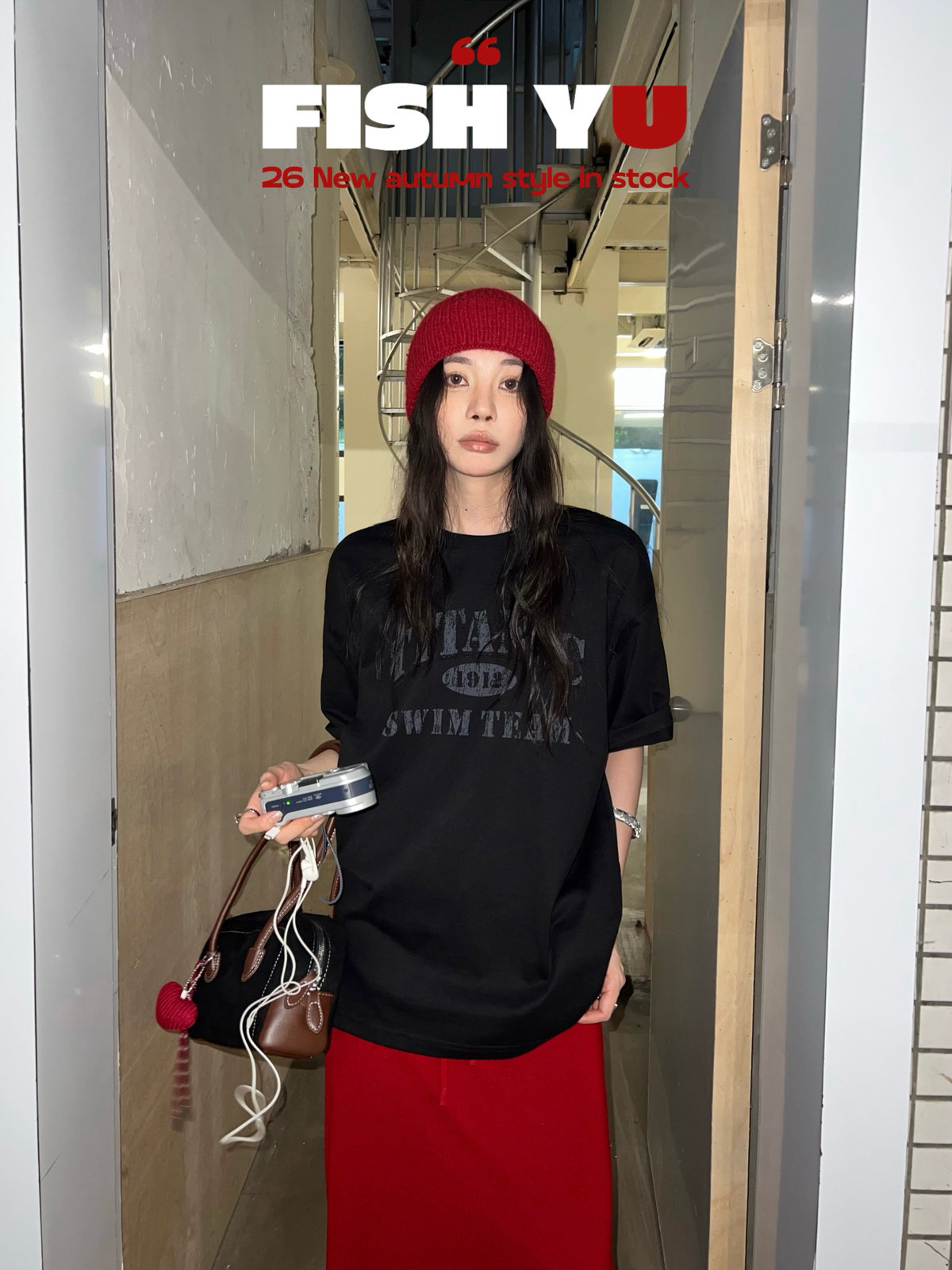 FISH YU秋新款美字复古字母贴布绣白墨直喷印花圆领磨毛短袖T恤