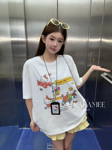 ME KAKAMEE夏新品设计感喷画KT猫字母大版T恤女休闲 配KT挂饰9279