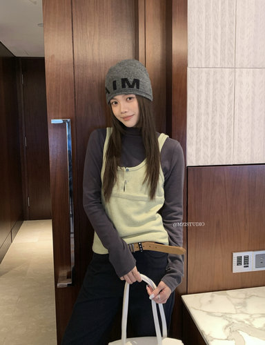 MZI STUDIO韩版秋感U领小纽扣设计背心净版软糯长袖上衣套装13621