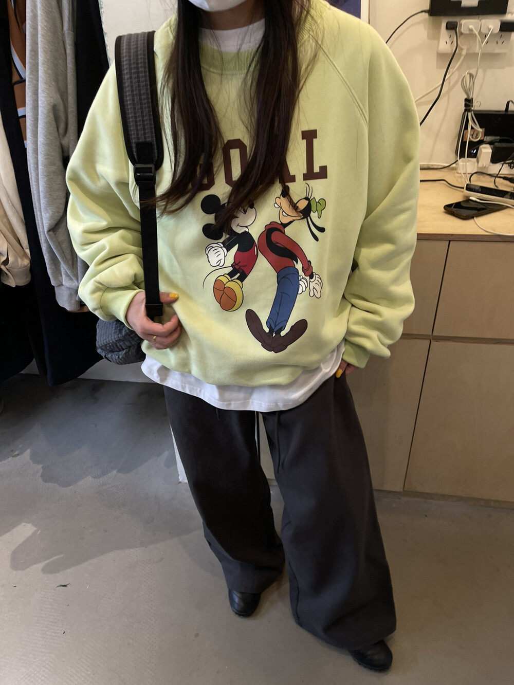 SANBARA冬新款萌趣大版圆领休闲卡通米印花加绒宽松卫衣99568