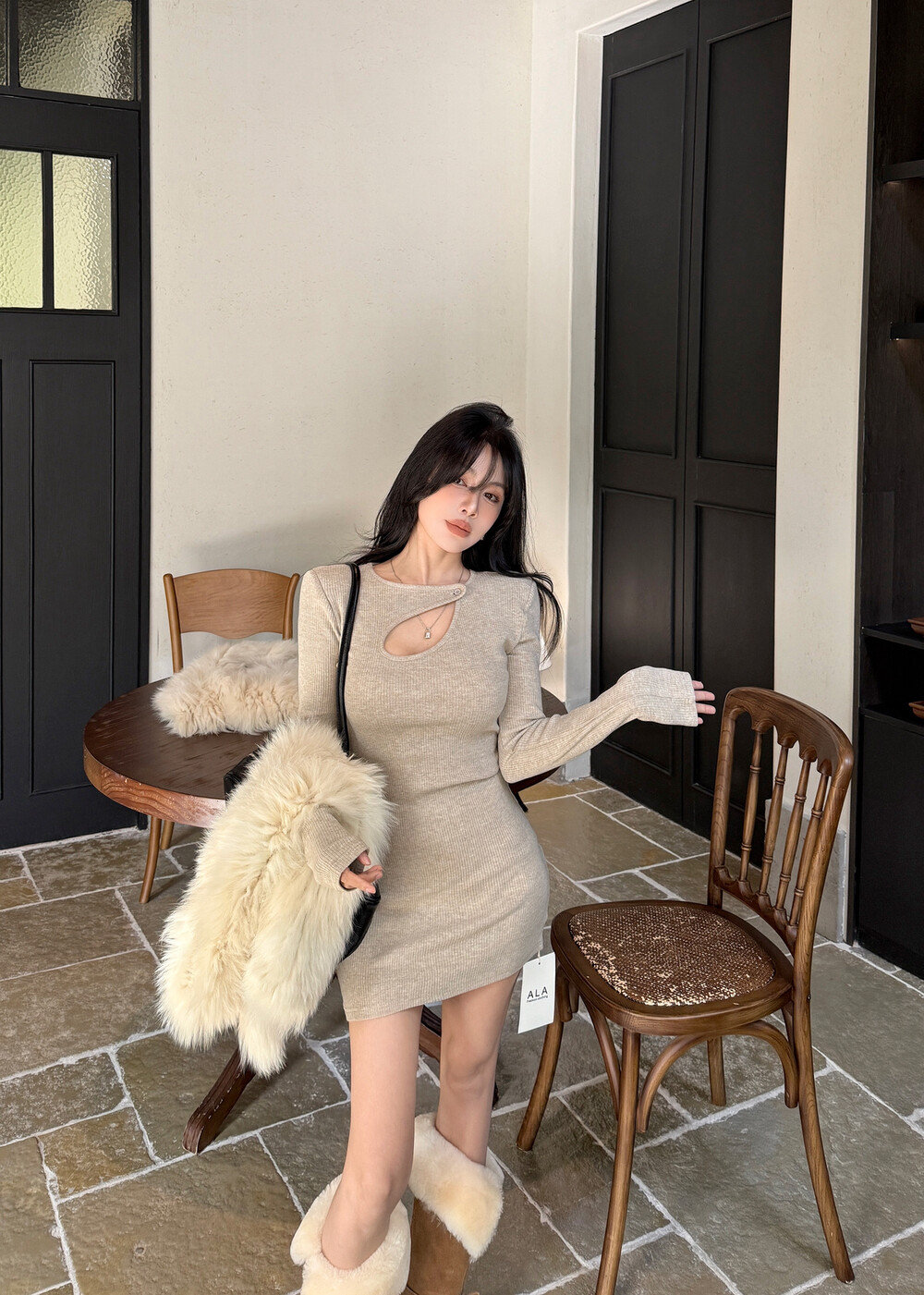 ALA冬新款韩系显瘦性感洋气设计款加绒磨毛针织连衣裙短裙9181
