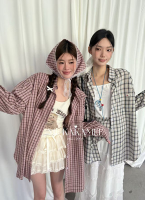 ME KAKAMEE新品手袖喷画KT猫配头巾设计感格纹衬衫 配丝巾9168