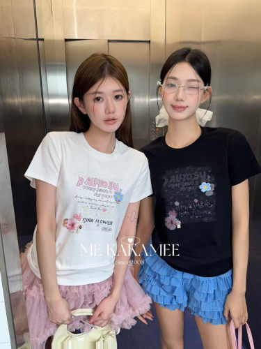 ME KAKAMEE喷画韩系字母立体花朵工艺设计大弹力小版短袖T恤9397