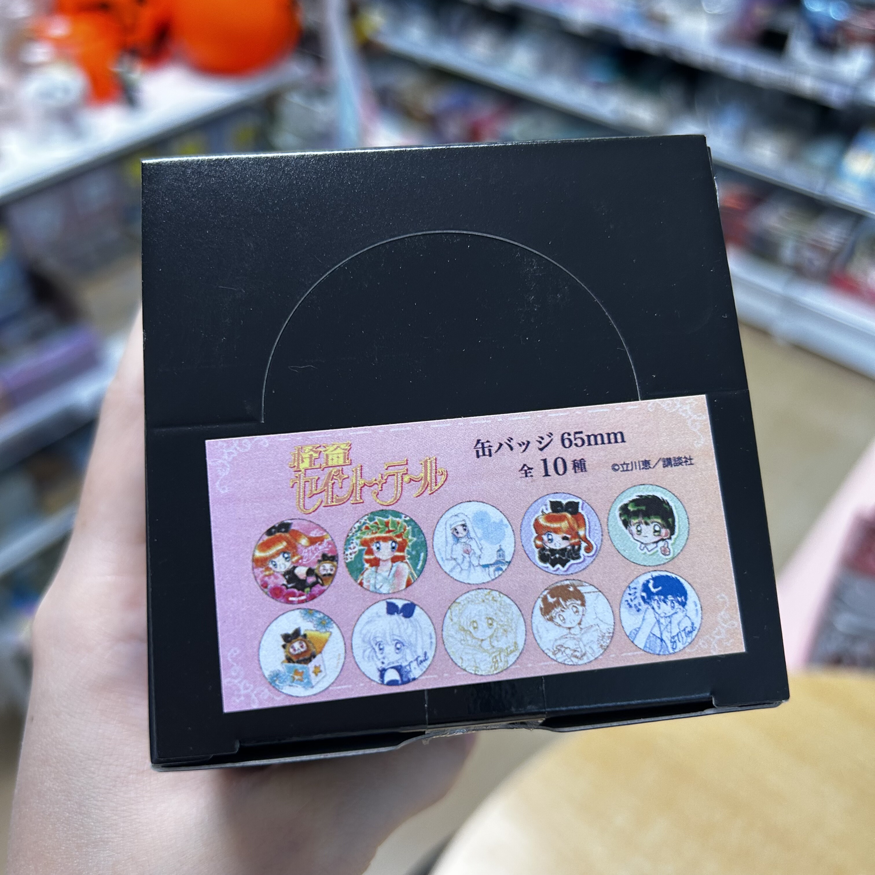 正版現貨！日谷怪盗圣少女公式服薔薇吧唧徽章 吧唧 盲抽一发