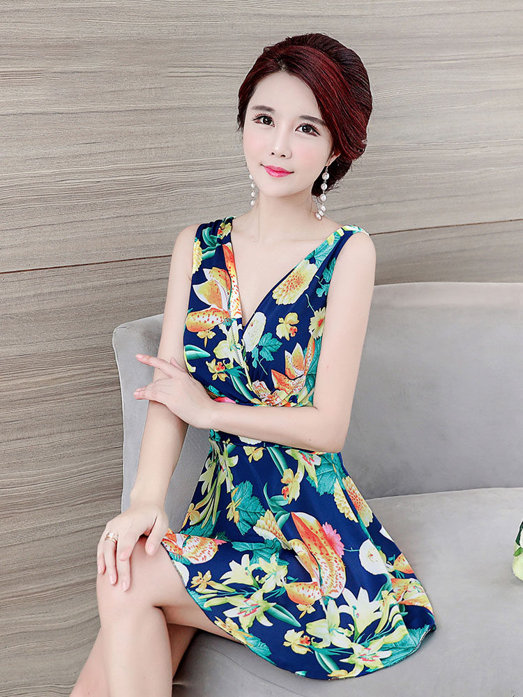 新款妈妈泳衣女保守中老年连体平角遮肚显瘦裙式水中飘裙式泳装