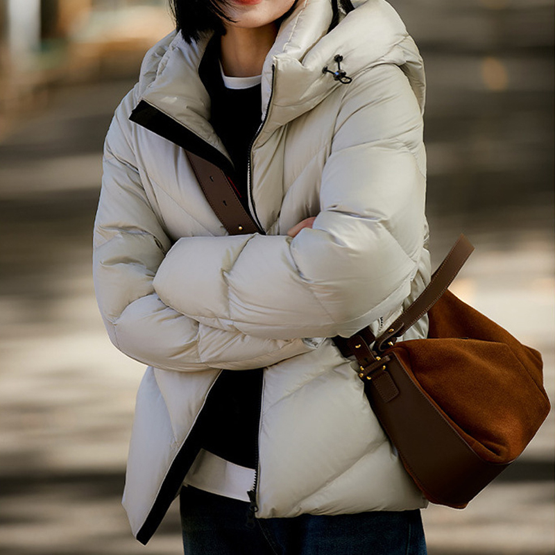 寒冬不怕冷！高端95白鹅绒面包服