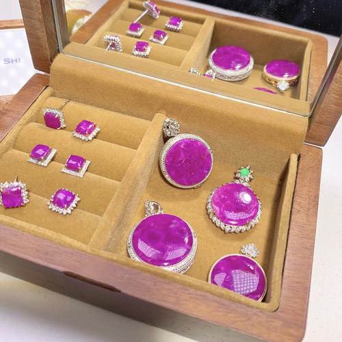 舒俱来冰桃红果酱18k金耳钉吊坠 南非老矿料冰桃红果酱舒俱来吊坠