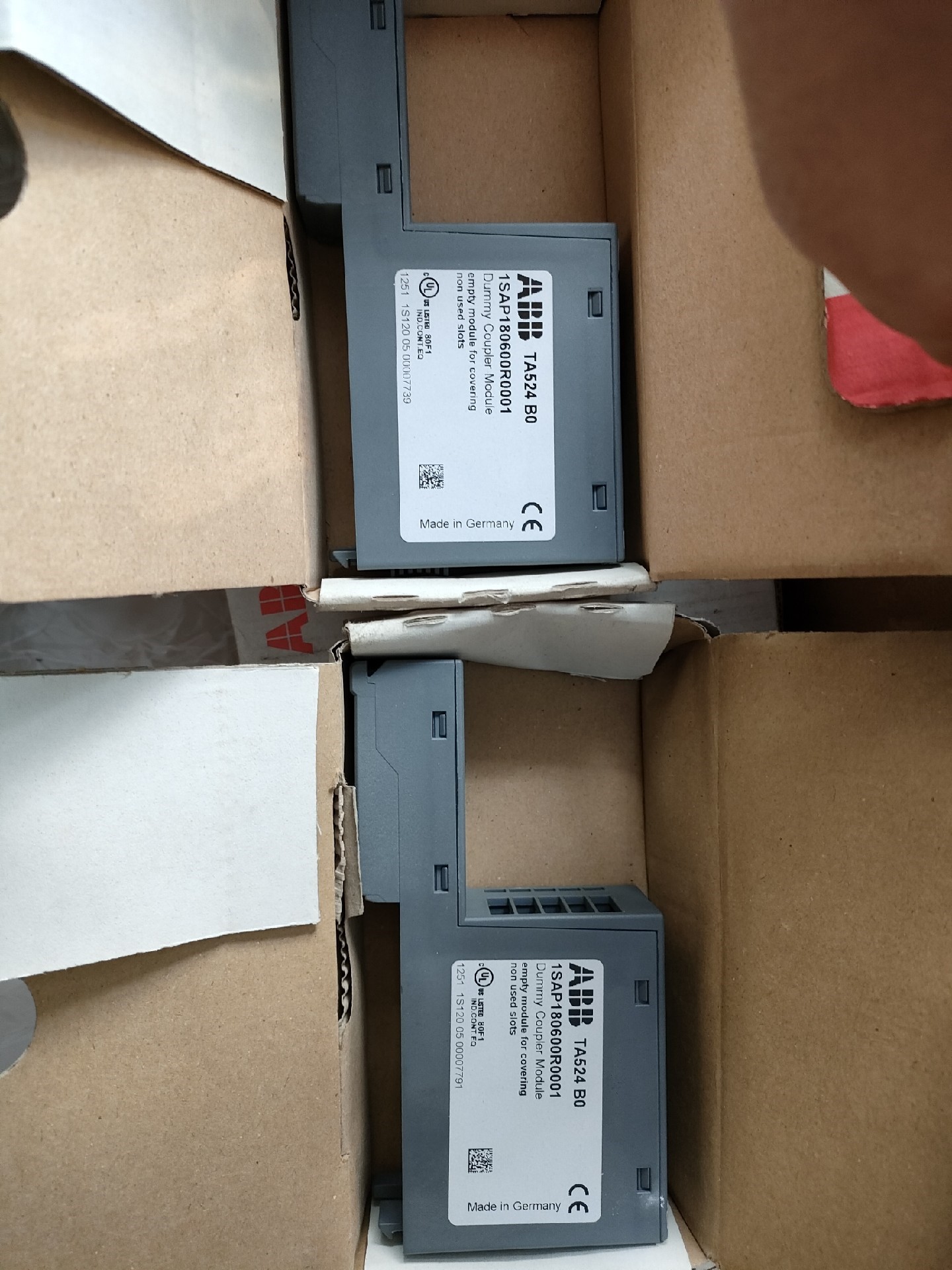 ABB 通讯槽盲板 TA524 1SAP180600R0001 全新