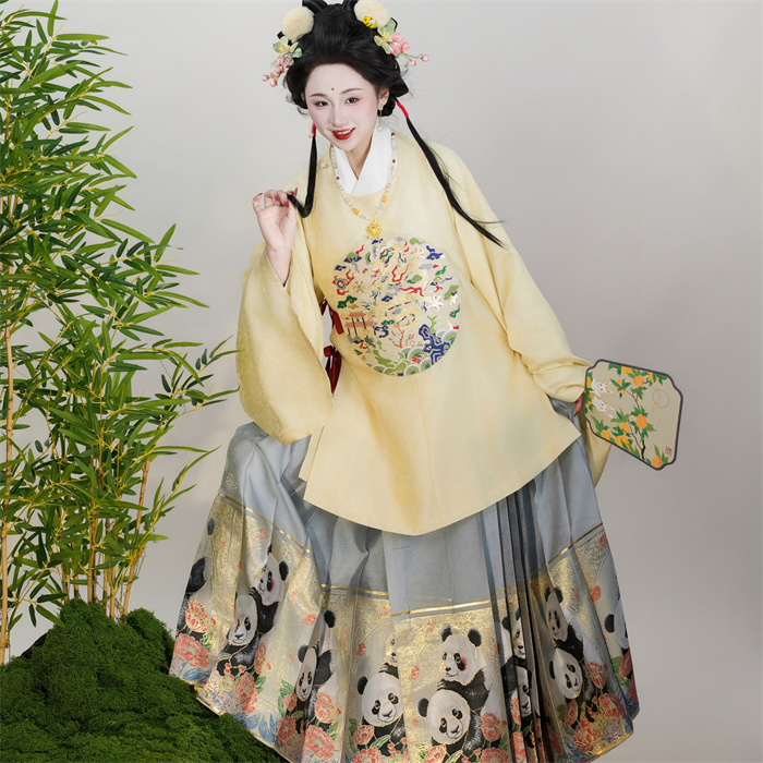 鱼跃龙门 圆领袍补服 帝尧汉服仿妆花熊猫马面
