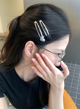 冷萃甜心！黑灰缎面爱心纽扣发夹BB夹发卡女前额碎发刘海夹掰掰夹
