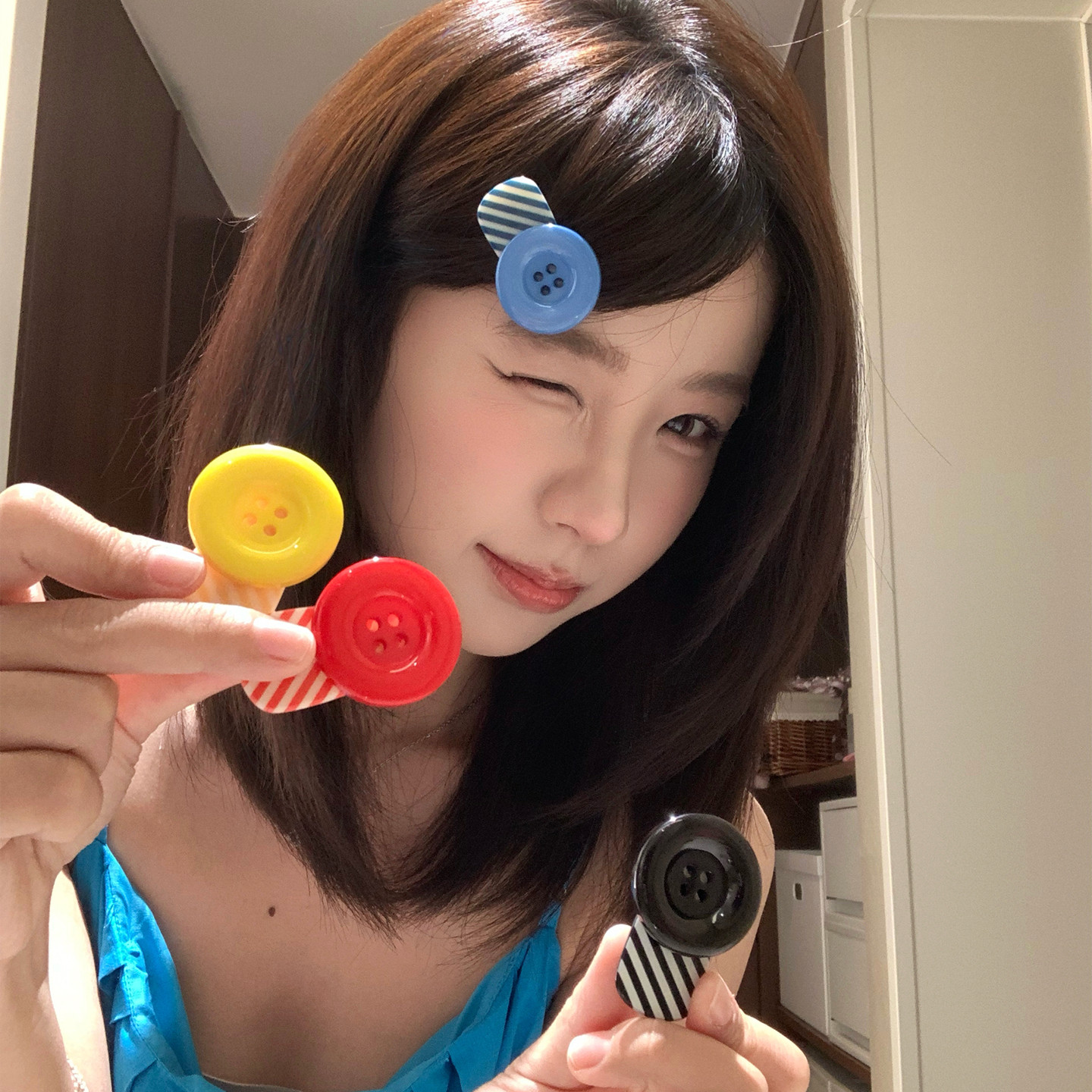 古早y2k多巴胺大纽扣发夹复古少女刘海夹发卡侧边夹子趣味发饰品图片