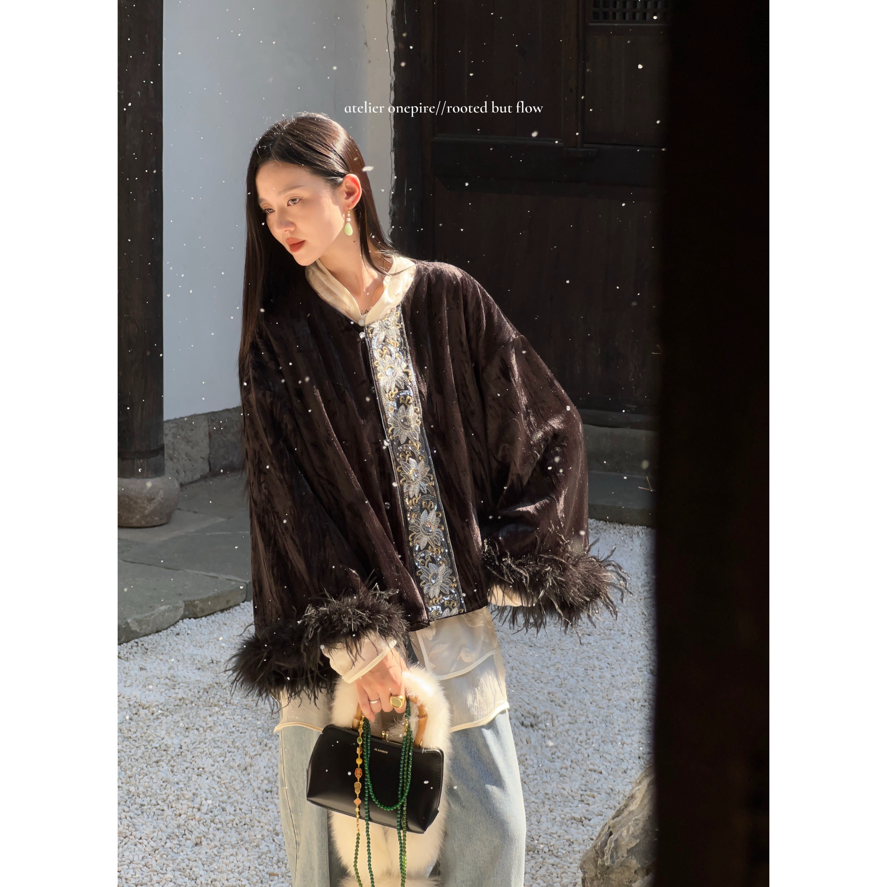 【现货】Atelier|《京墨棠》重工新中式丝绒刺绣鸵鸟毛夹棉外套