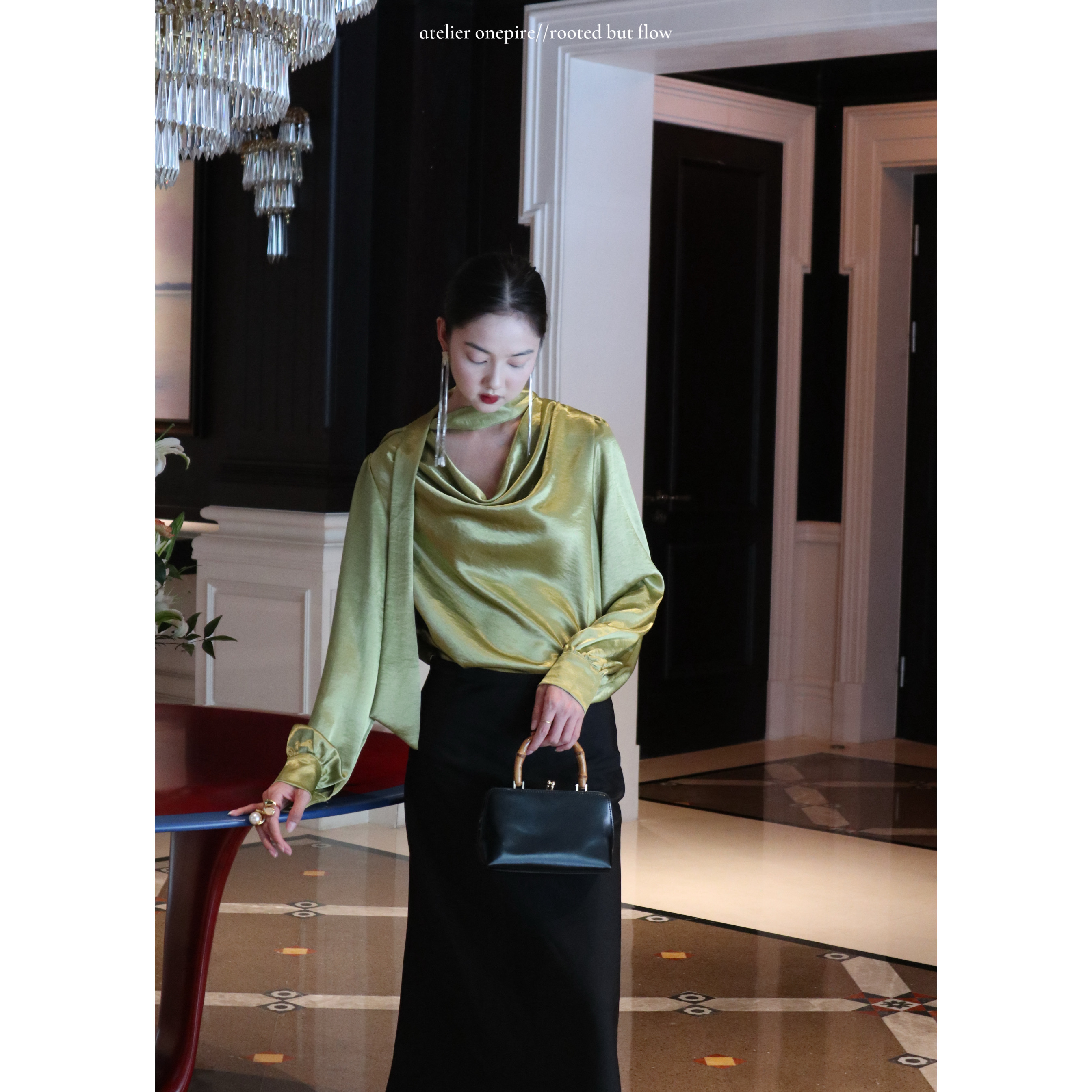 【现货】 Onepire|miss glitter|流光牛奶丝酸面复古法式通勤上衣