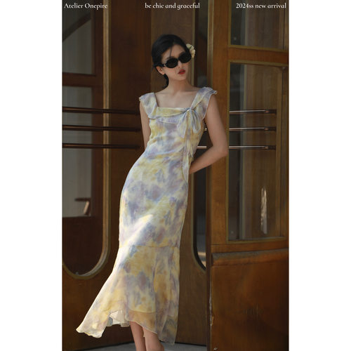 法式方领晕染印花连衣裙