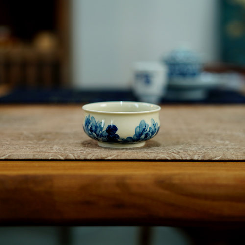 【景墨春风】-陶瓷手工手绘青花牡丹炉式杯-Q031