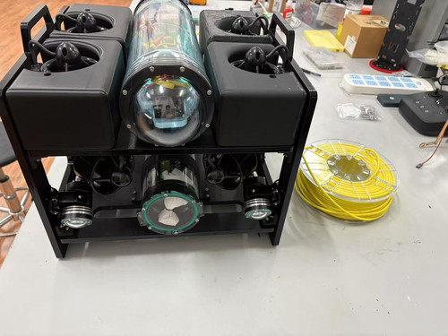 定制ROV携带集成一个半球型装置的水下机器人定金