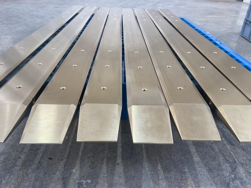 ZCuAl10Fe3铜滑板 铜合金导轨加工 铜滑块定做 耐磨铜板定制