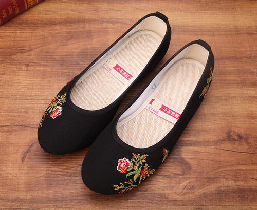 小花园新款绣花女鞋老