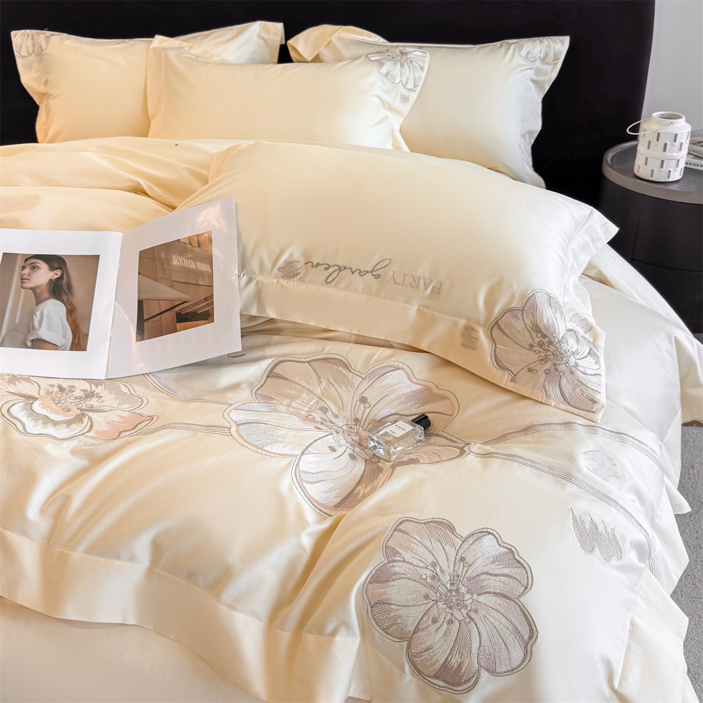 轻奢大版绣花四件套床品套件床单高档纯色高级感花朵纯棉床品被套