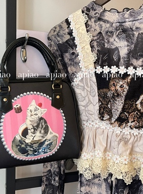 apiao原创手作喫茶可爱小狗猫猫双面复古印花通勤手提包大容量