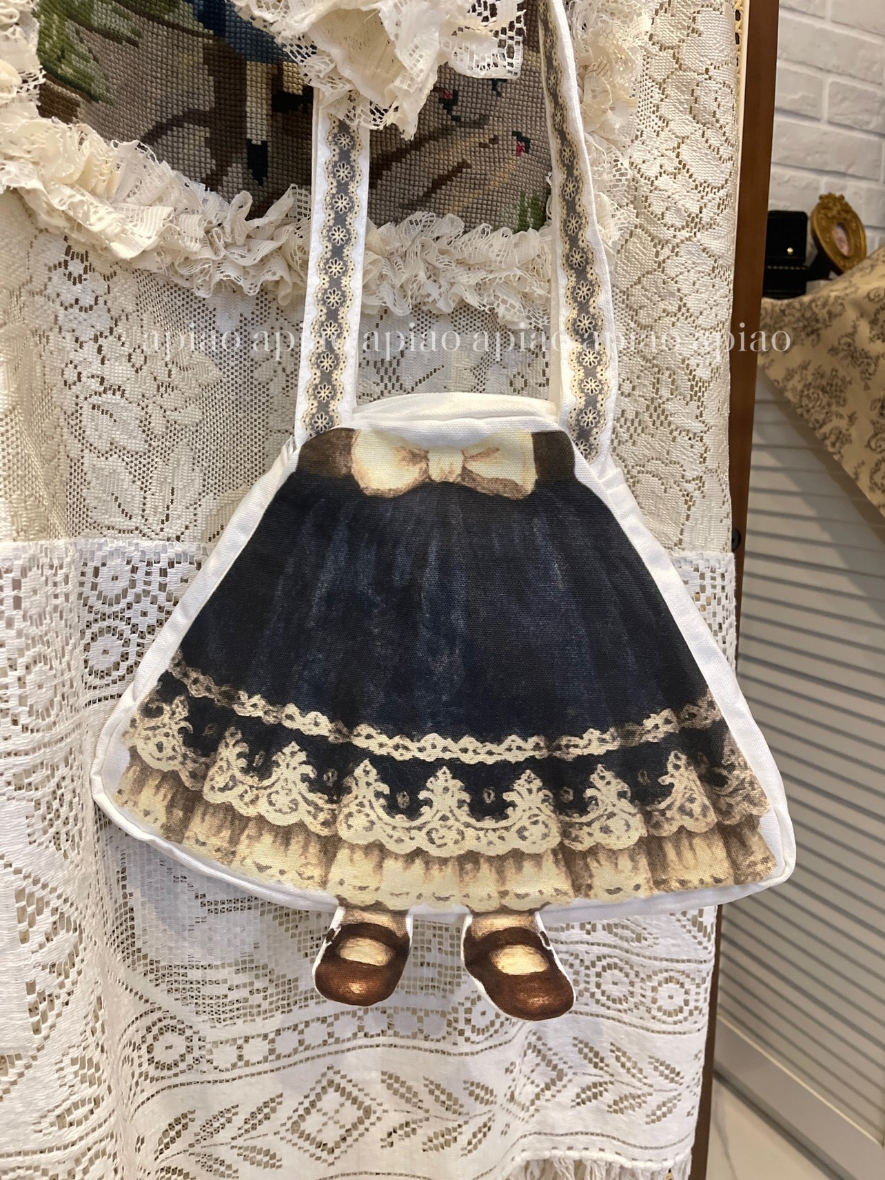 apiao原创手作古董娃娃腿包 半裙单肩包法式复古手提包