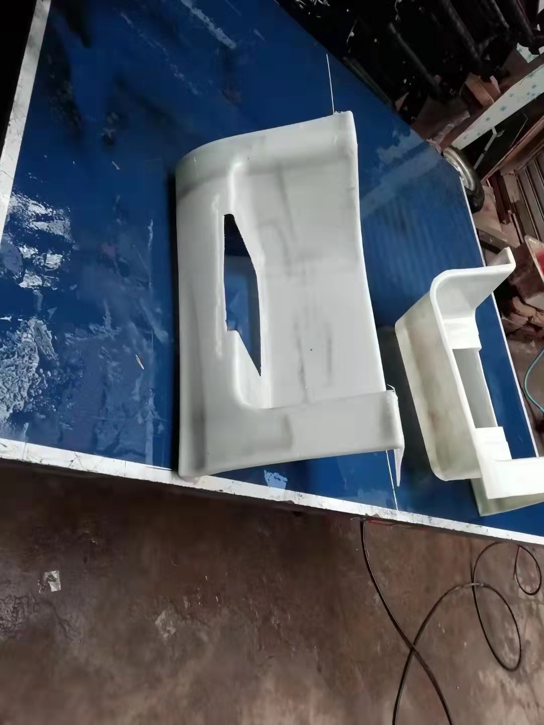 豪沃四开门后门踏板护罩