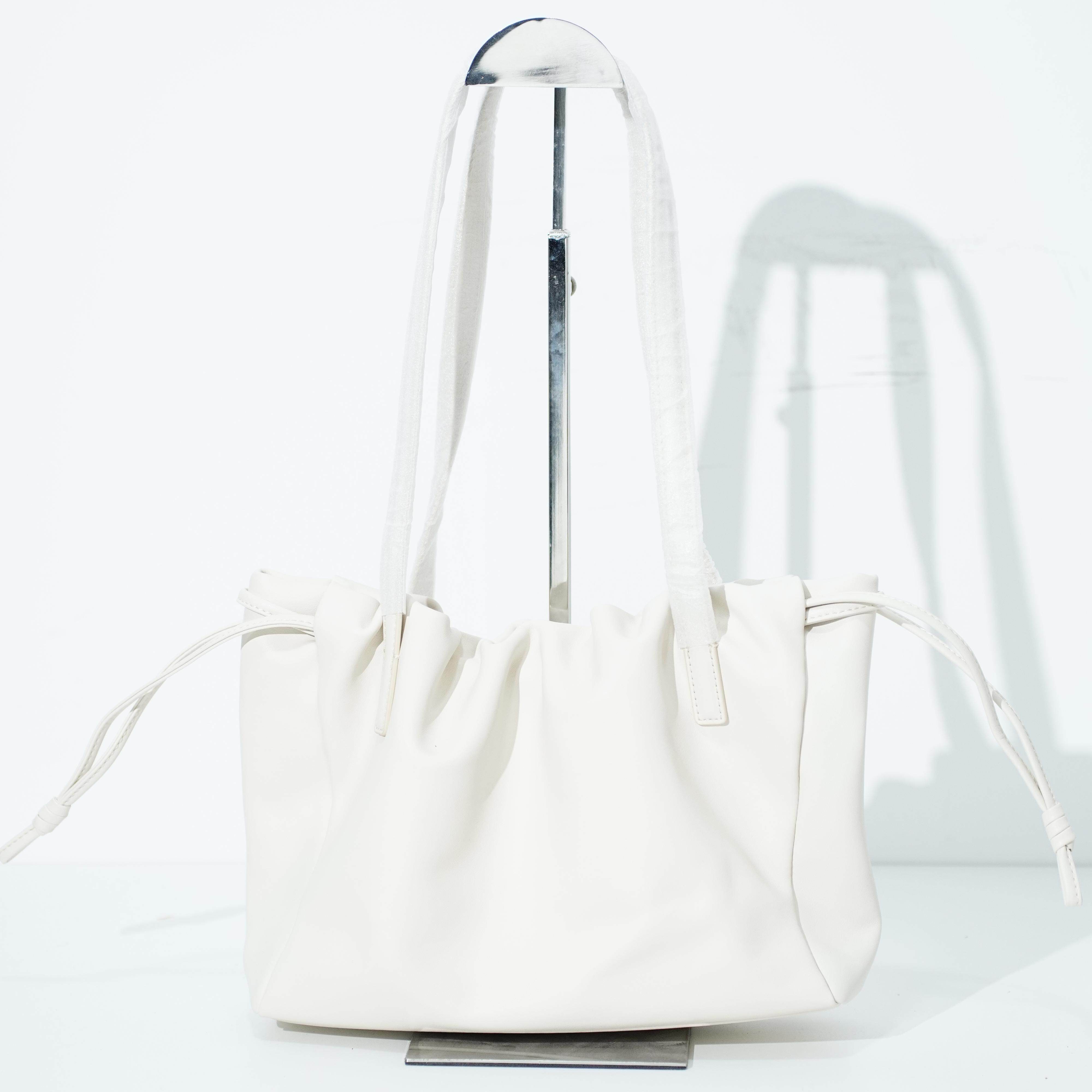 （品牌特卖）正品女包休闲时尚单肩包托特包手提包W098