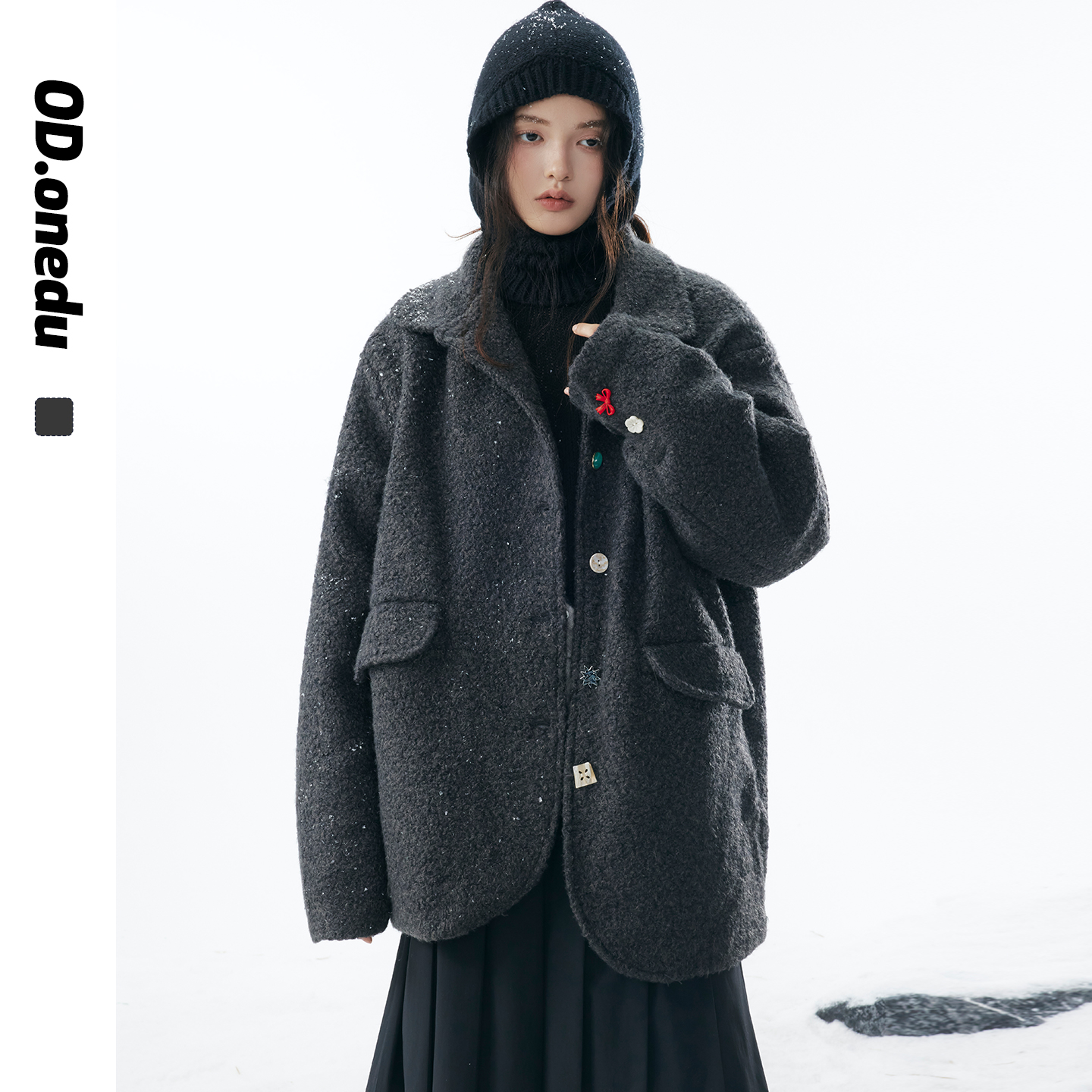 翻领彩色纽扣宽松中长款外套