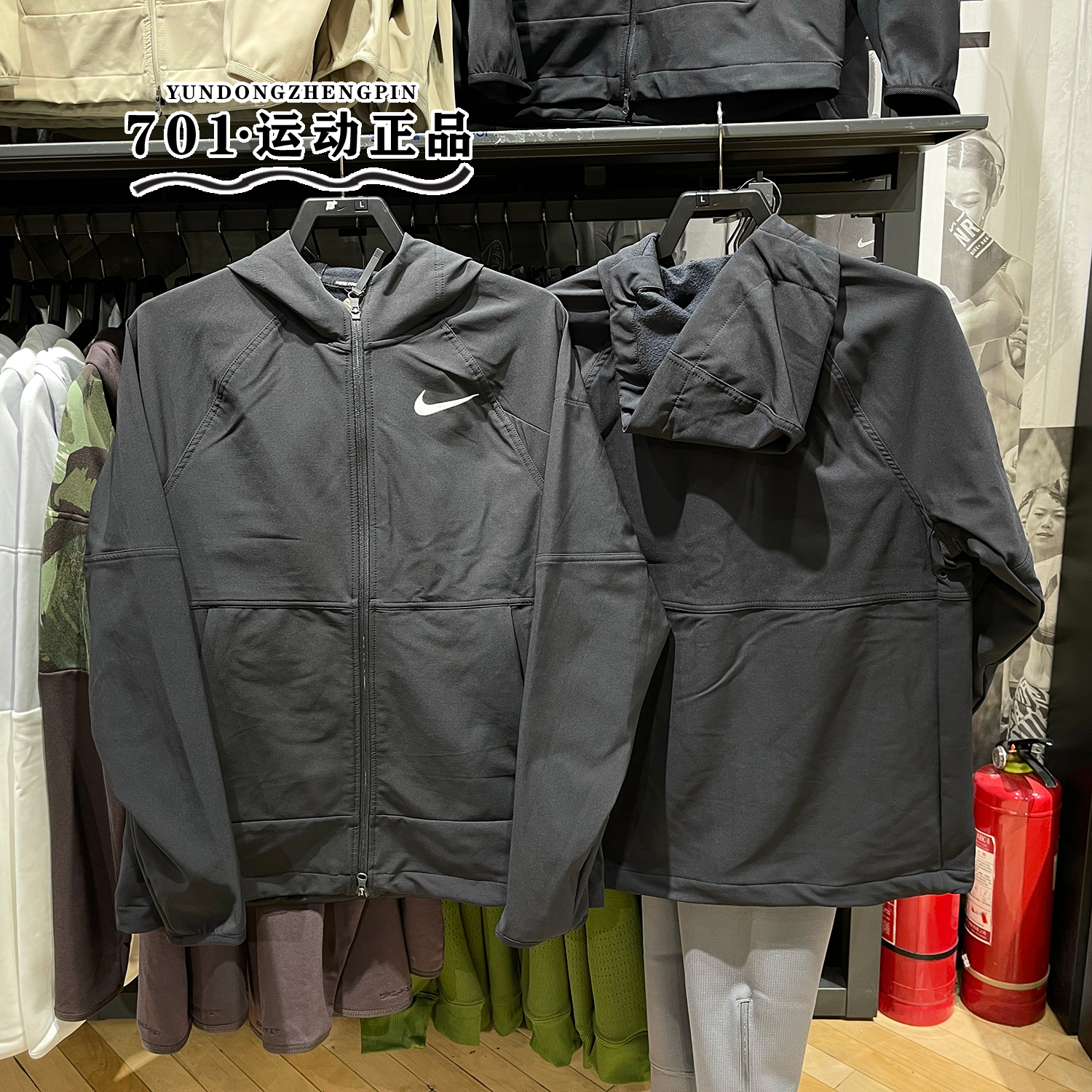 耐克男子连帽加绒外套