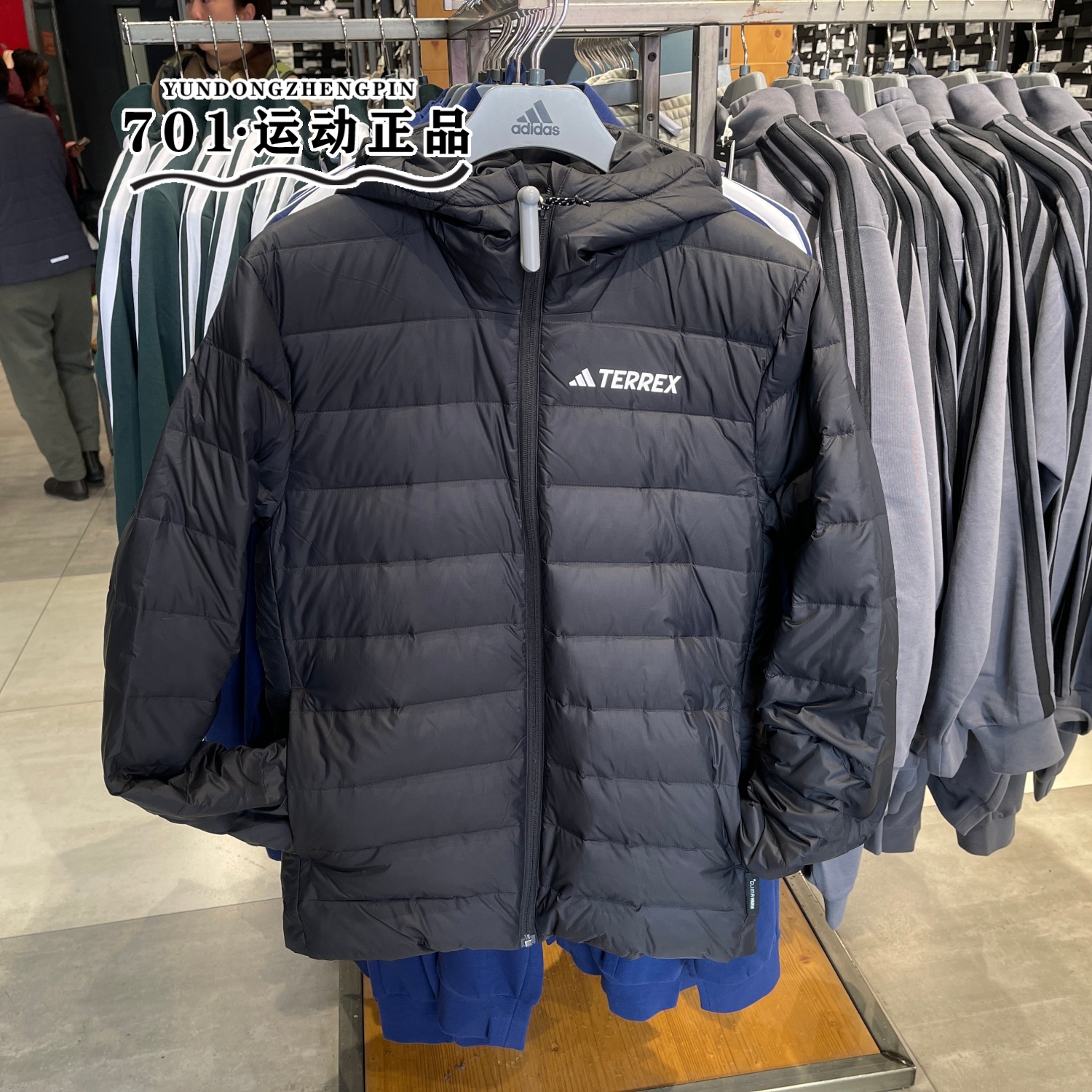 阿迪达斯男子户外保暖羽绒服外套