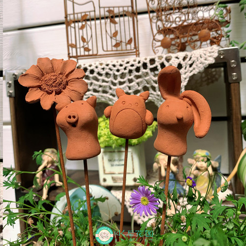 花朵红陶龙猫迷你房子插件