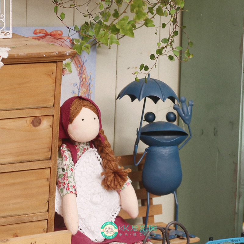 INS风铁艺做旧青蛙撑雨伞散步花园花园摆件装饰园艺杂货 意境装饰