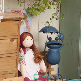 意境装 饰 饰园艺杂货 INS风铁艺做旧青蛙撑雨伞散步花园花园摆件装