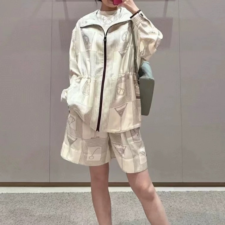 意奢LP* 开胃酒印花连帽派克大衣外套/短裤/短袖上衣T恤 贵妇老钱