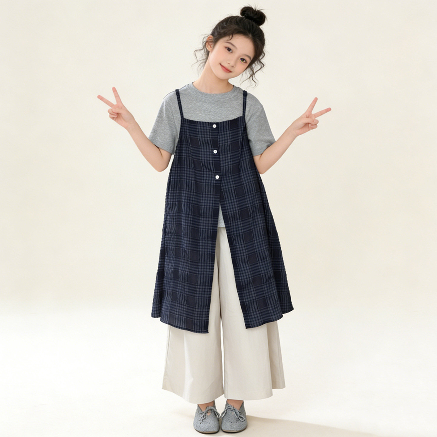 女大童套装夏季新款中大童时尚韩系短袖T恤吊带裙休闲三件套童装