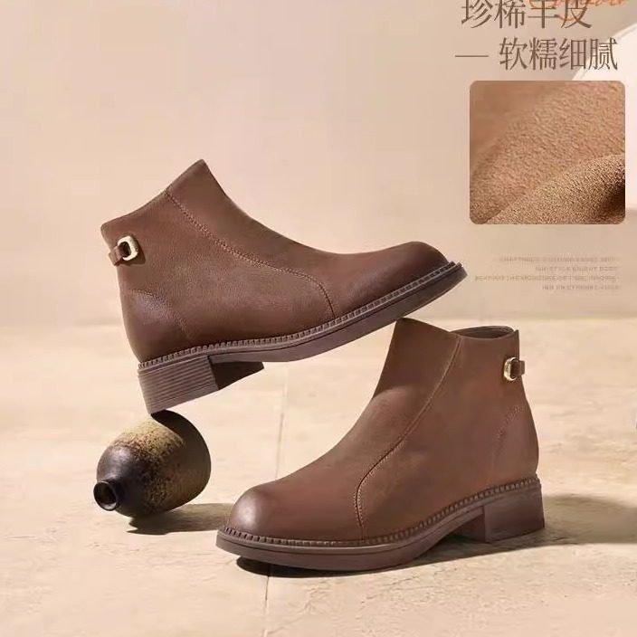 百丽复古羊皮显瘦粗跟短靴