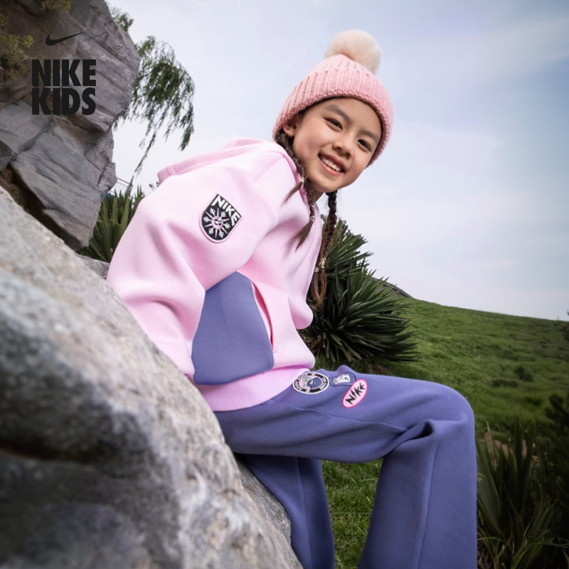 耐克幼童趣味图案喇叭裤女童针织刺绣贴片柔软运动裤NIKE IO5866