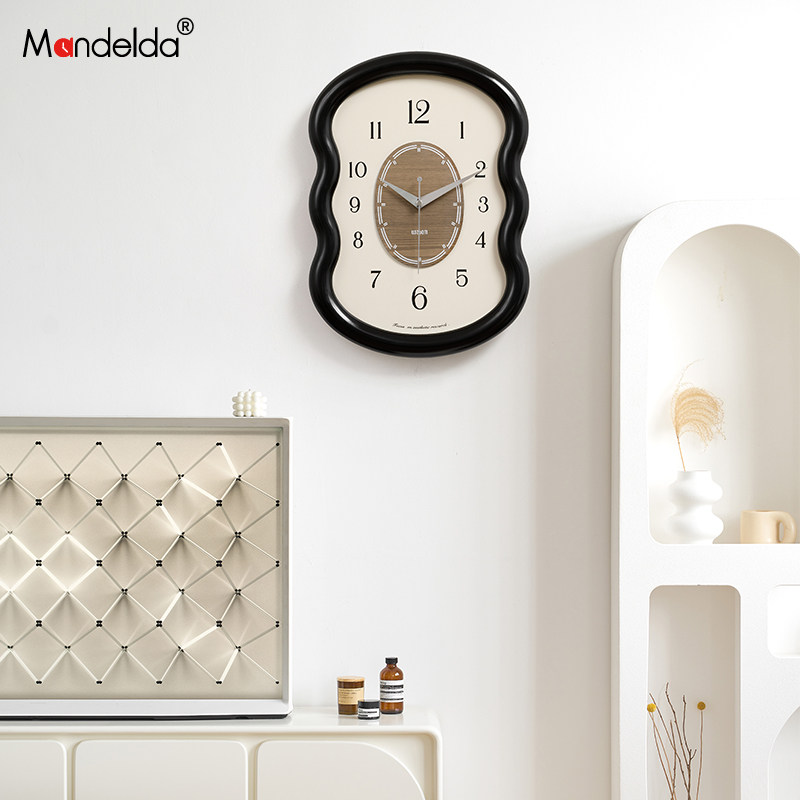 高颜值拯救白墙时尚挂钟