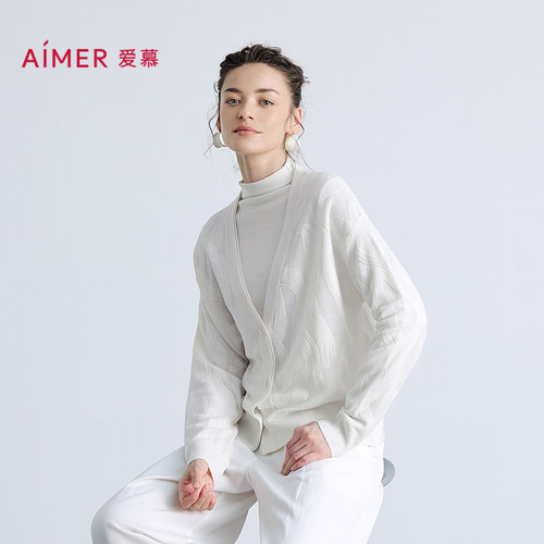 爱慕25秋冬保暖女轻盈针织提花含羊毛开衫长袖上衣AM72B878