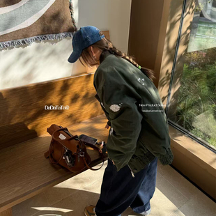 晶咕白标DADATATA2025冬季新款【热岛飞行】精致刺绣设计羽绒夹克