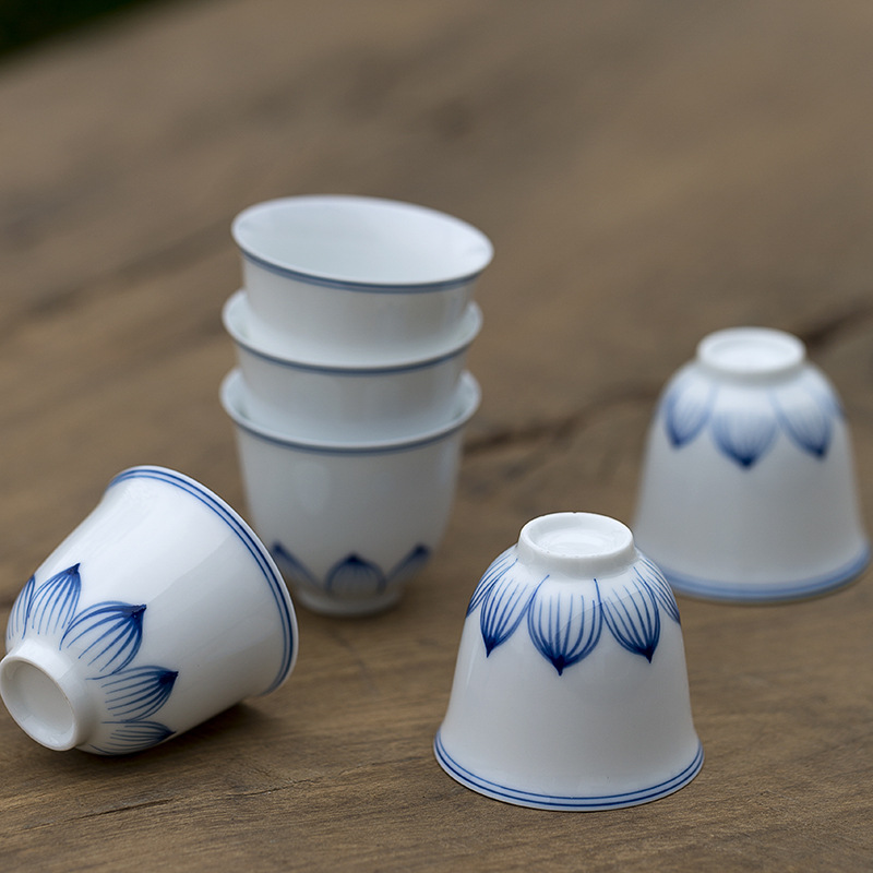 手绘青莲茶杯陶瓷青花瓷手绘玉兰杯复古白瓷主人杯单杯聚香小杯