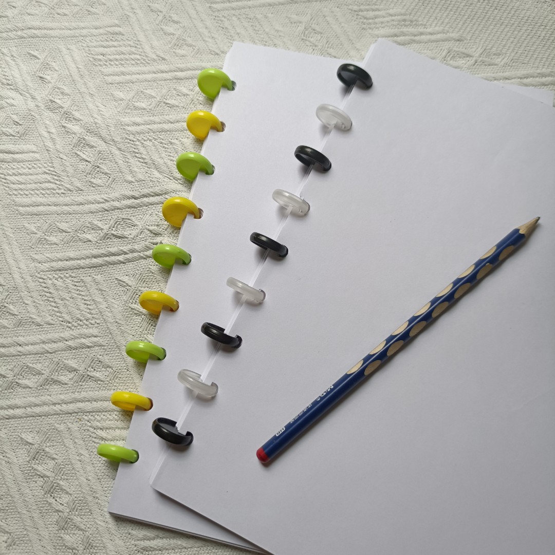 20mm香菇孔活页圈蘑菇孔环扣塑料圆形可循环装订使用卡册拆卸书圈