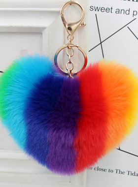 新款桃心形彩虹毛球钥匙扣可爱彩色爱心汽车钥匙圈女士时尚包挂件