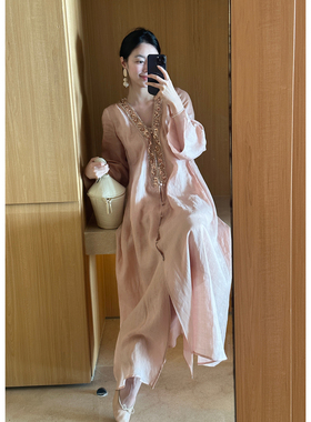 Floating 重工钉珠V领轻奢名媛度假风高级感长裙女气质苎麻连衣裙