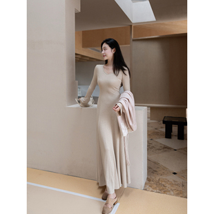 高级感内搭显瘦长袖 长裙女秋季 打底连衣裙 针织气质修身 Floating