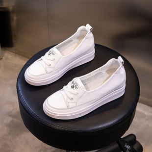 内增高小白鞋女真皮春季薄款透气女鞋显脚小休闲浅口一脚蹬板鞋女