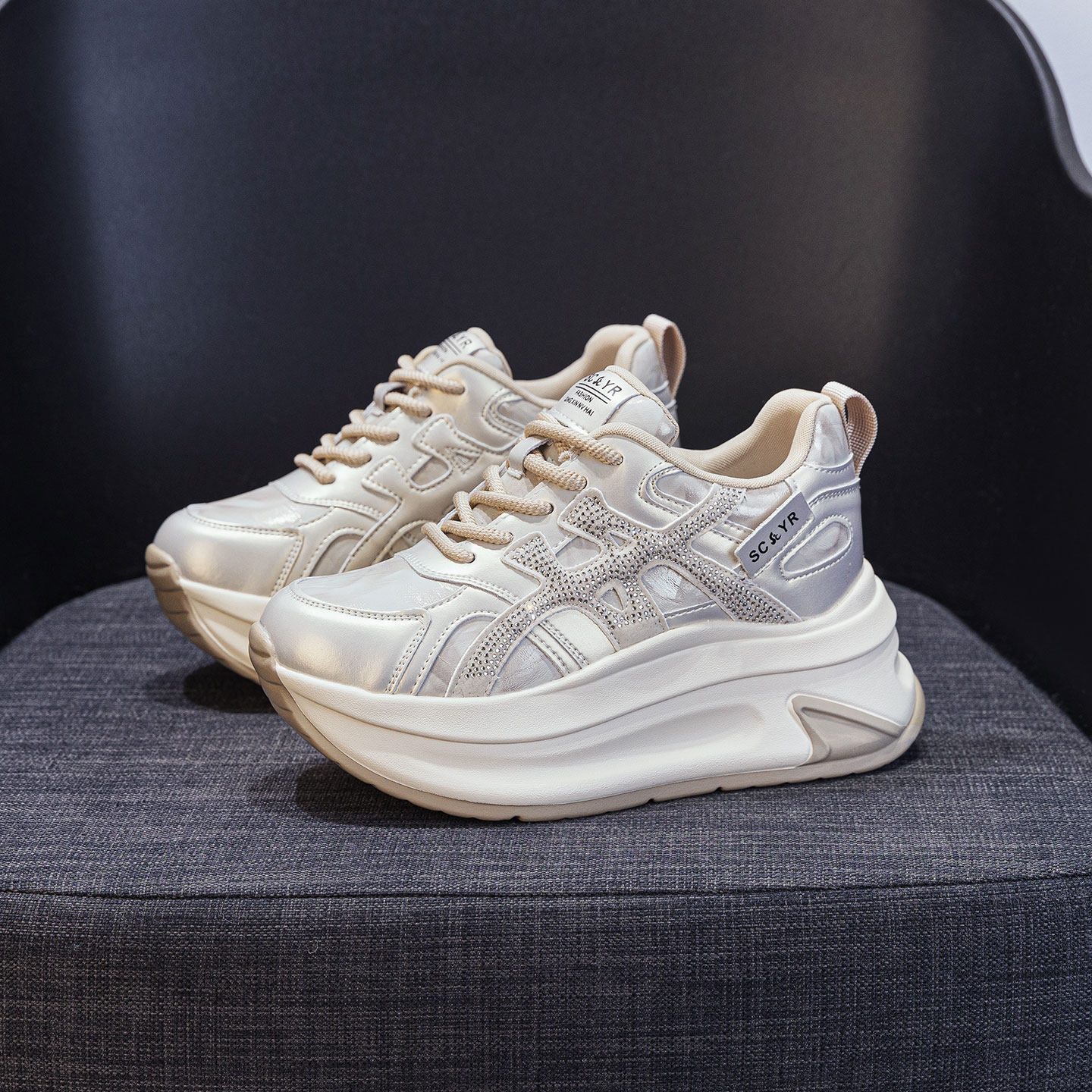 阿甘鞋女2026新款秋冬季厚底老爹鞋小个子增高8cm百搭休闲运动鞋