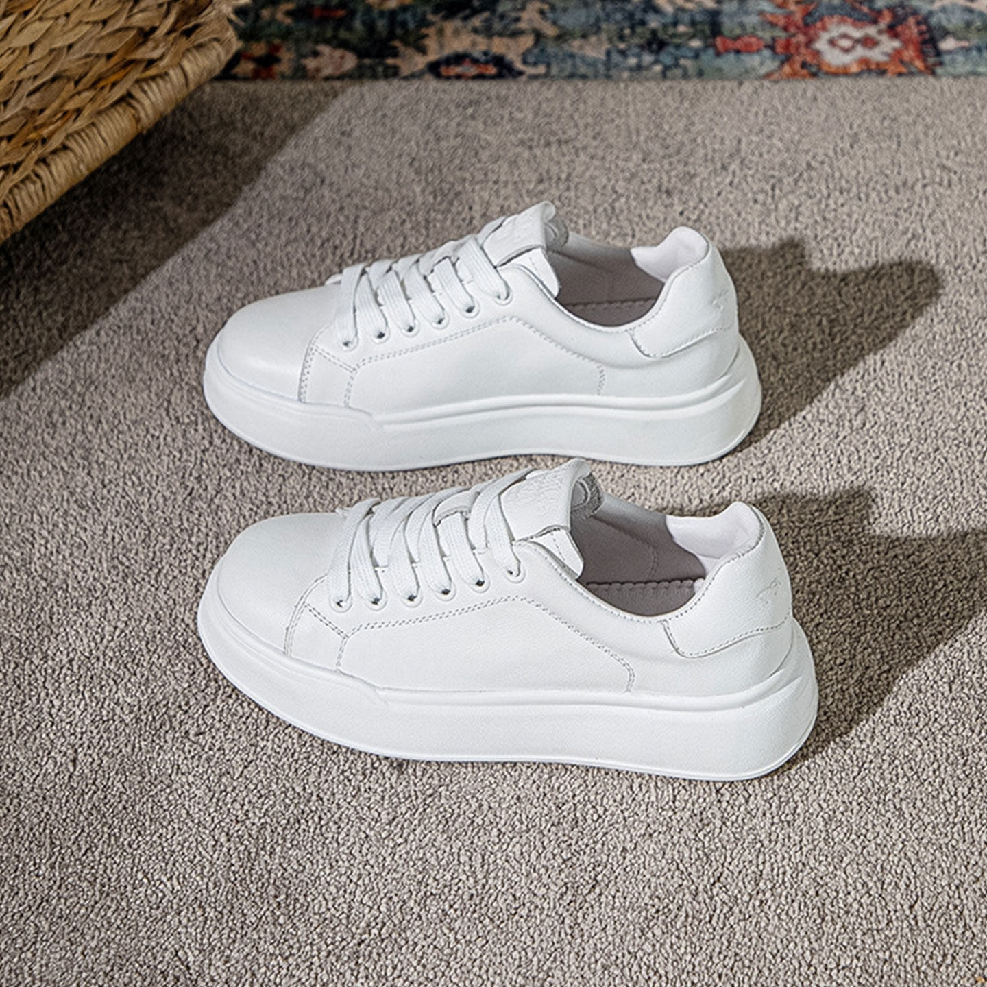 真皮小白鞋女春秋季轻便软底里外纯皮配裙子学生休闲板鞋厚底女鞋